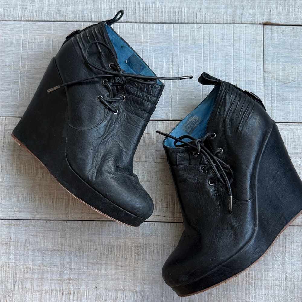 Illex Kinni Black Wedge Ankle Wedge Booties